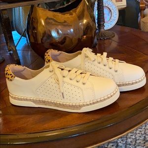 Dolce Vita Low Top Leather Sneakers Size 11